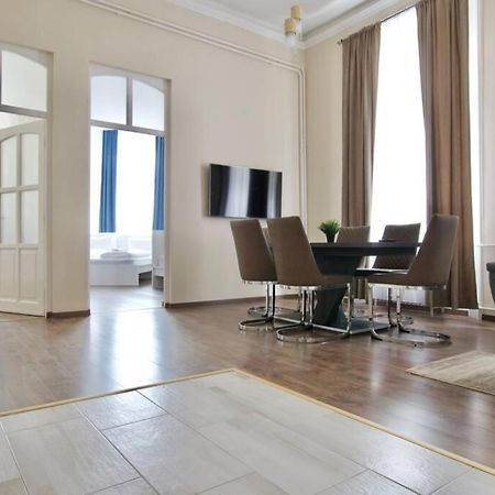 Premium Apartment By Hi5-Vaci Str. 3 Bedroom Budapest Exterior photo