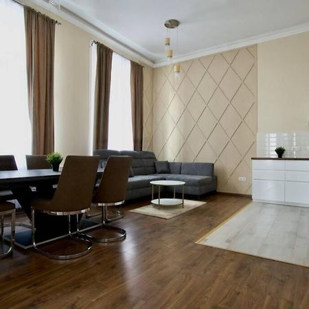 Premium Apartment By Hi5-Vaci Str. 3 Bedroom Budapest Exterior photo
