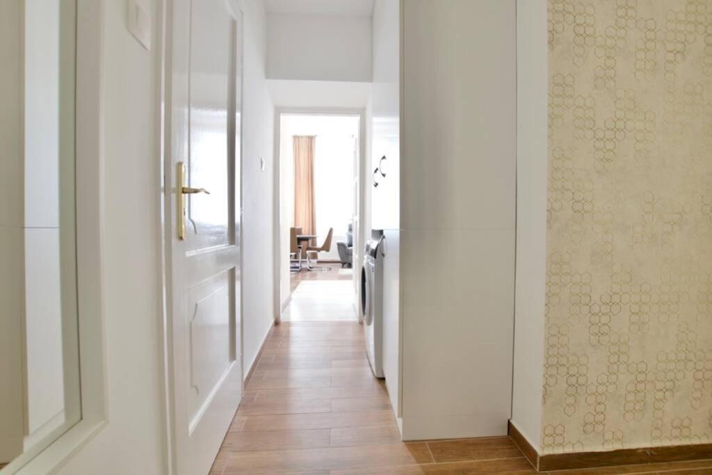 Premium Apartment By Hi5-Vaci Str. 3 Bedroom Budapest Exterior photo